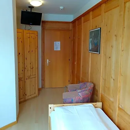 Terminus 2* Samedan