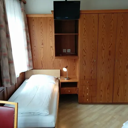 Terminus 2* Samedan